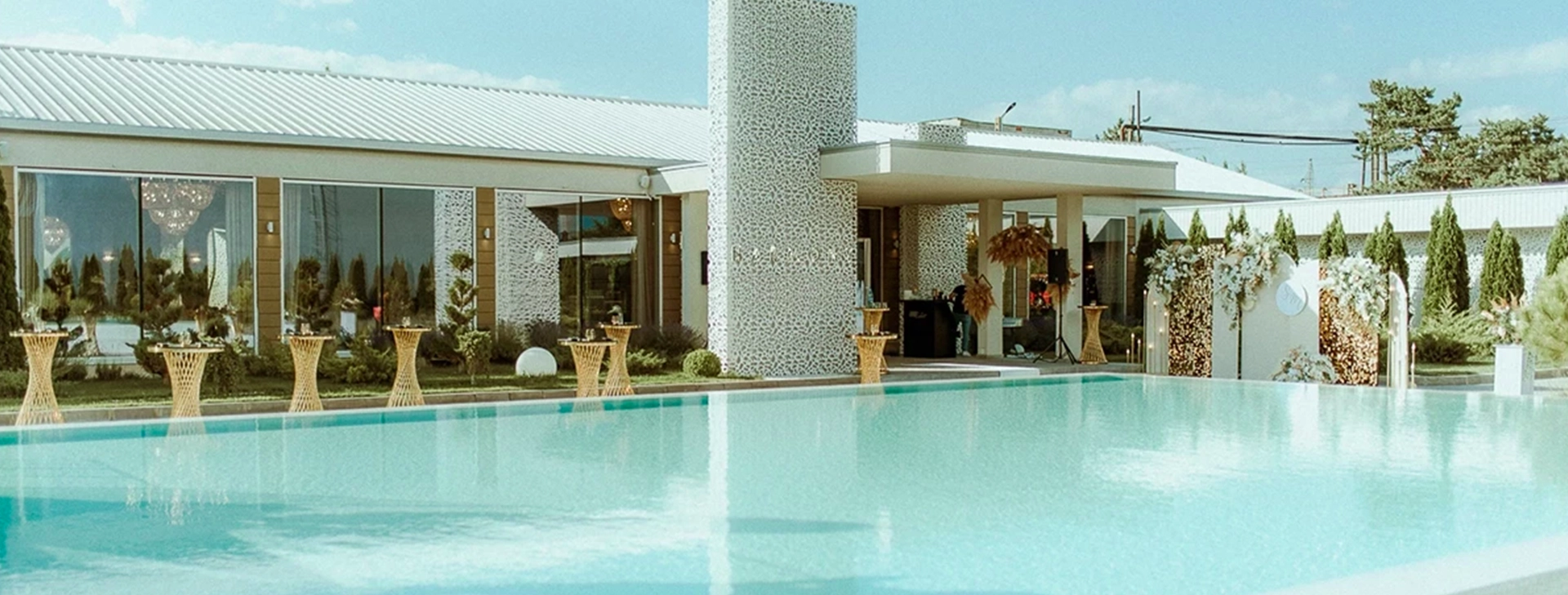 wedding-pool